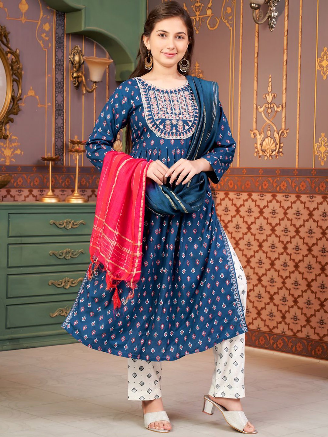 

Aarika Girls Ethnic Motifs Embroidered Pleated Sequinned Kurta with Palazzos & With Dupatta, Turquoise blue