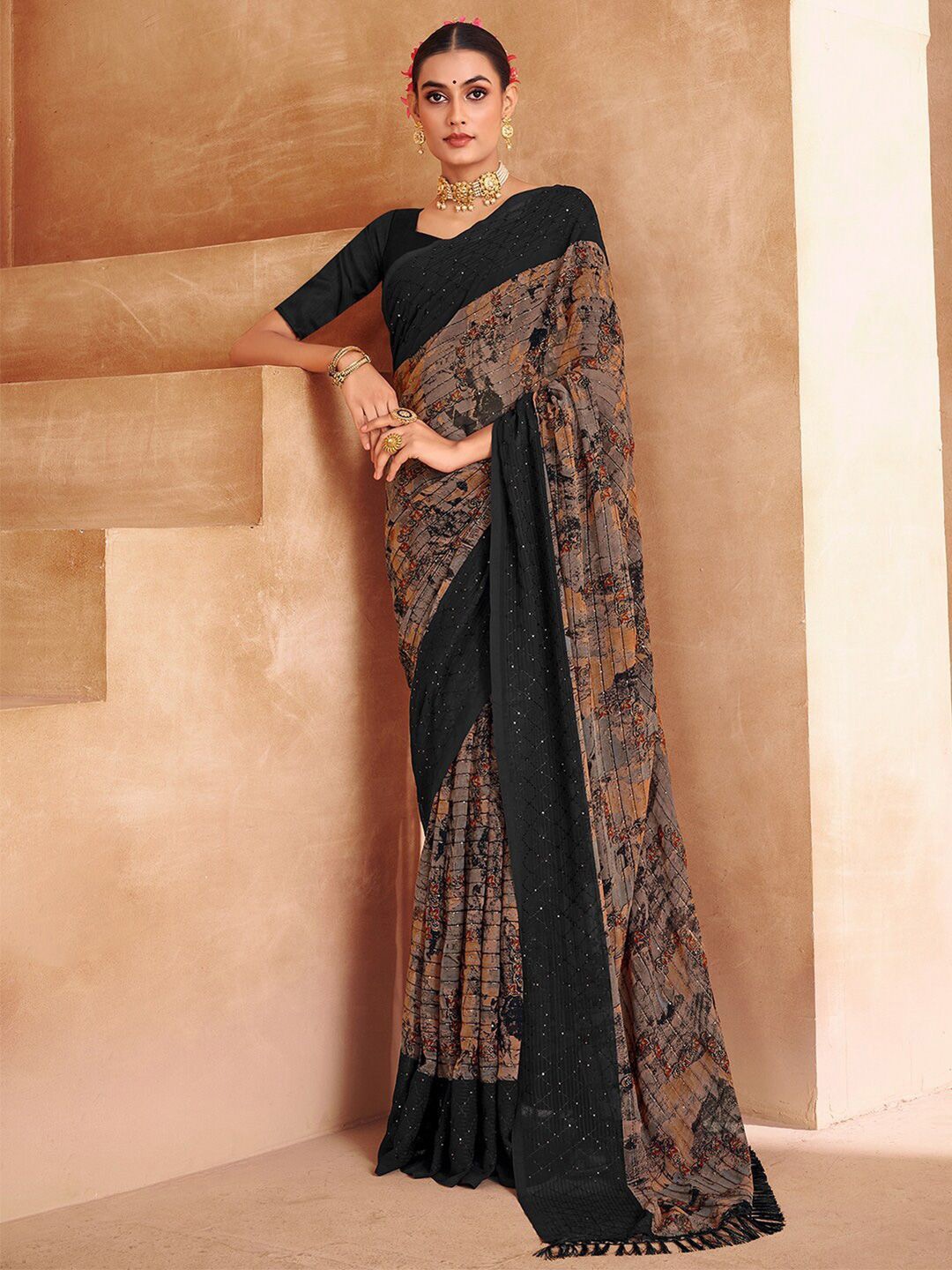 

DIVASTRI Sequinned Pure Georgette Saree, Black