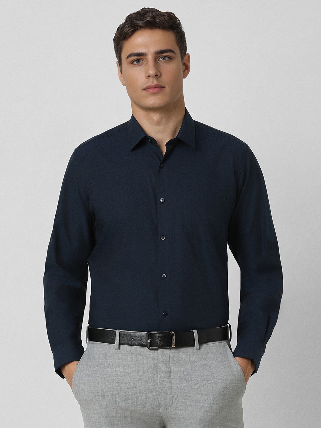 

Van Heusen Men Opaque Party Shirt, Navy blue