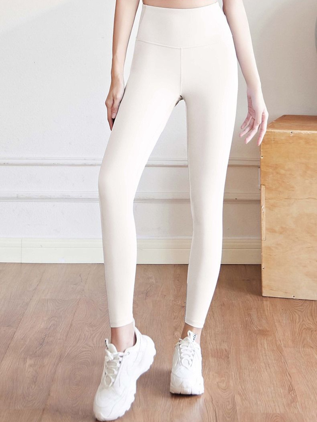 

HRX High Rise Ankle Length Yoga Tights, White