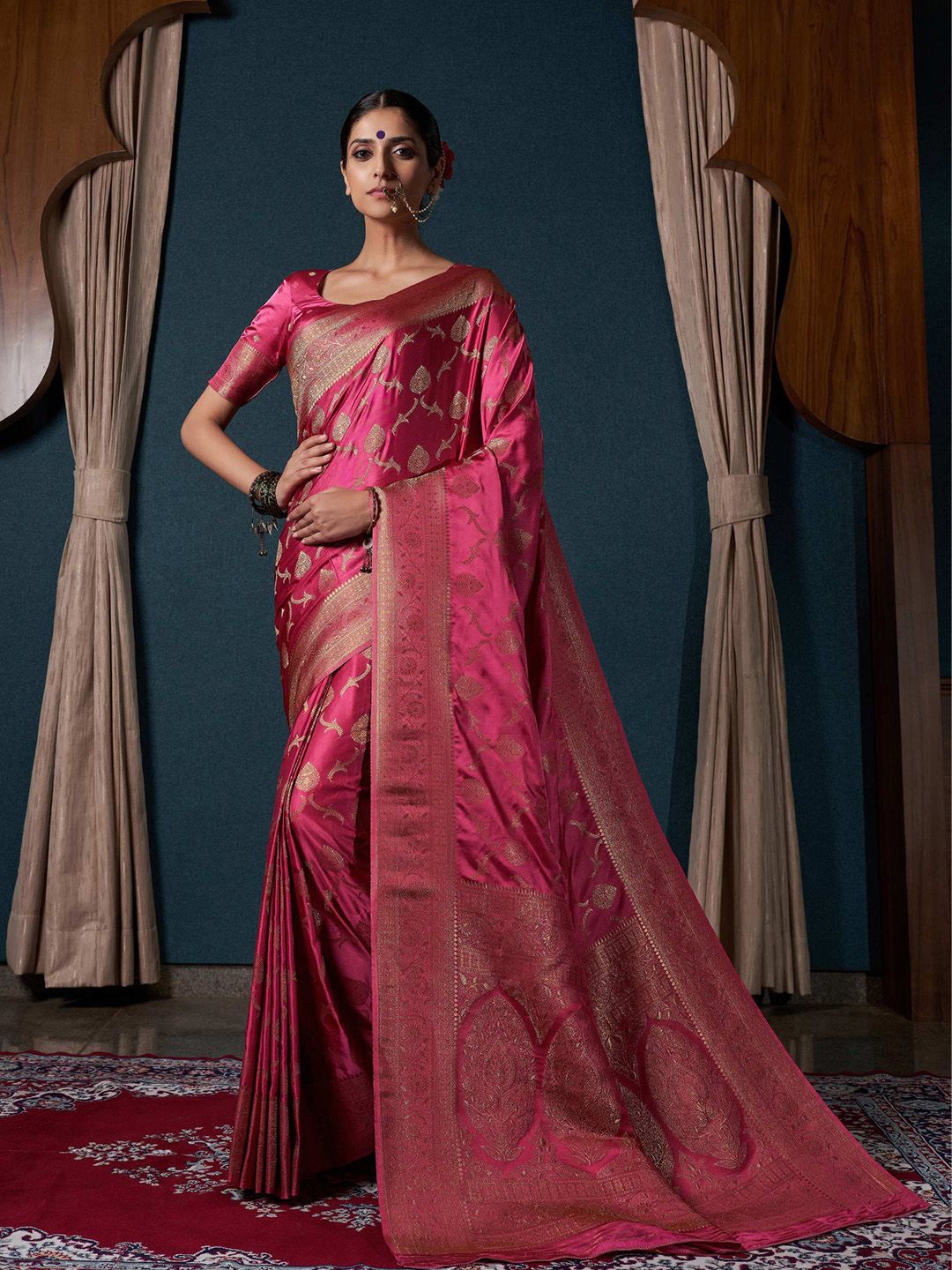 

DEVATITHI Silk Blend Banarasi Saree, Pink