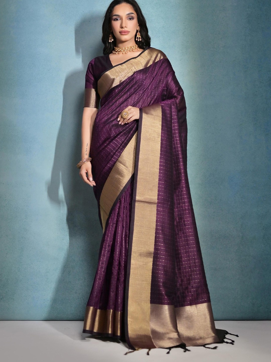 

Divyadham Textiles Zari Pure Silk Banarasi Saree, Burgundy