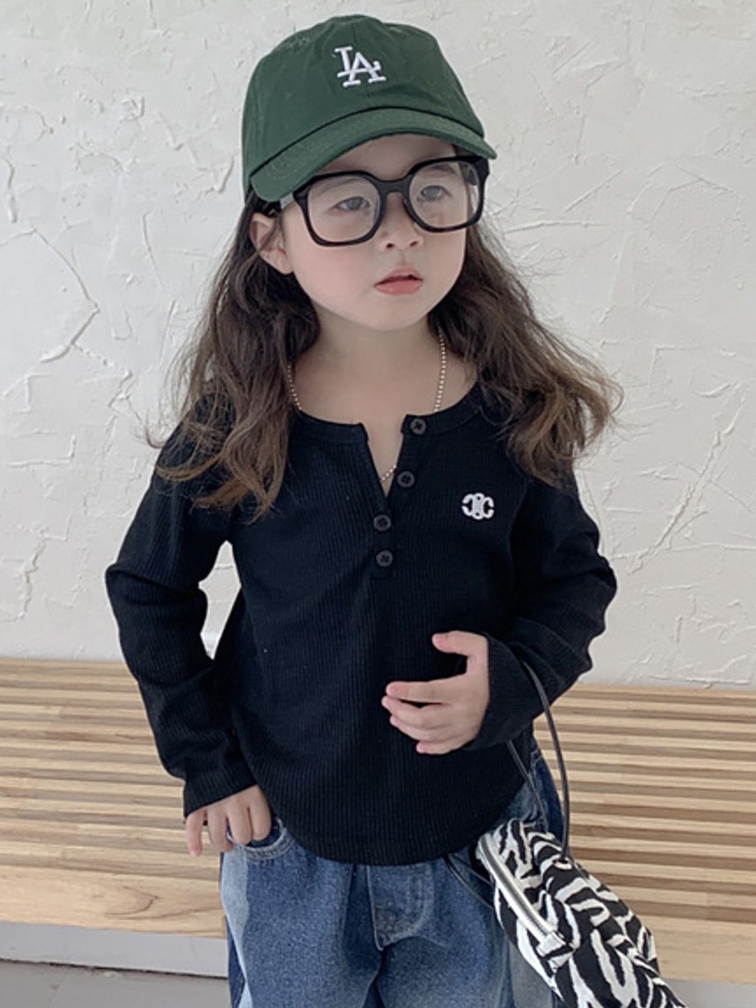 

LULU & SKY Girls Henley Neck Extended Sleeves Applique T-shirt, Black