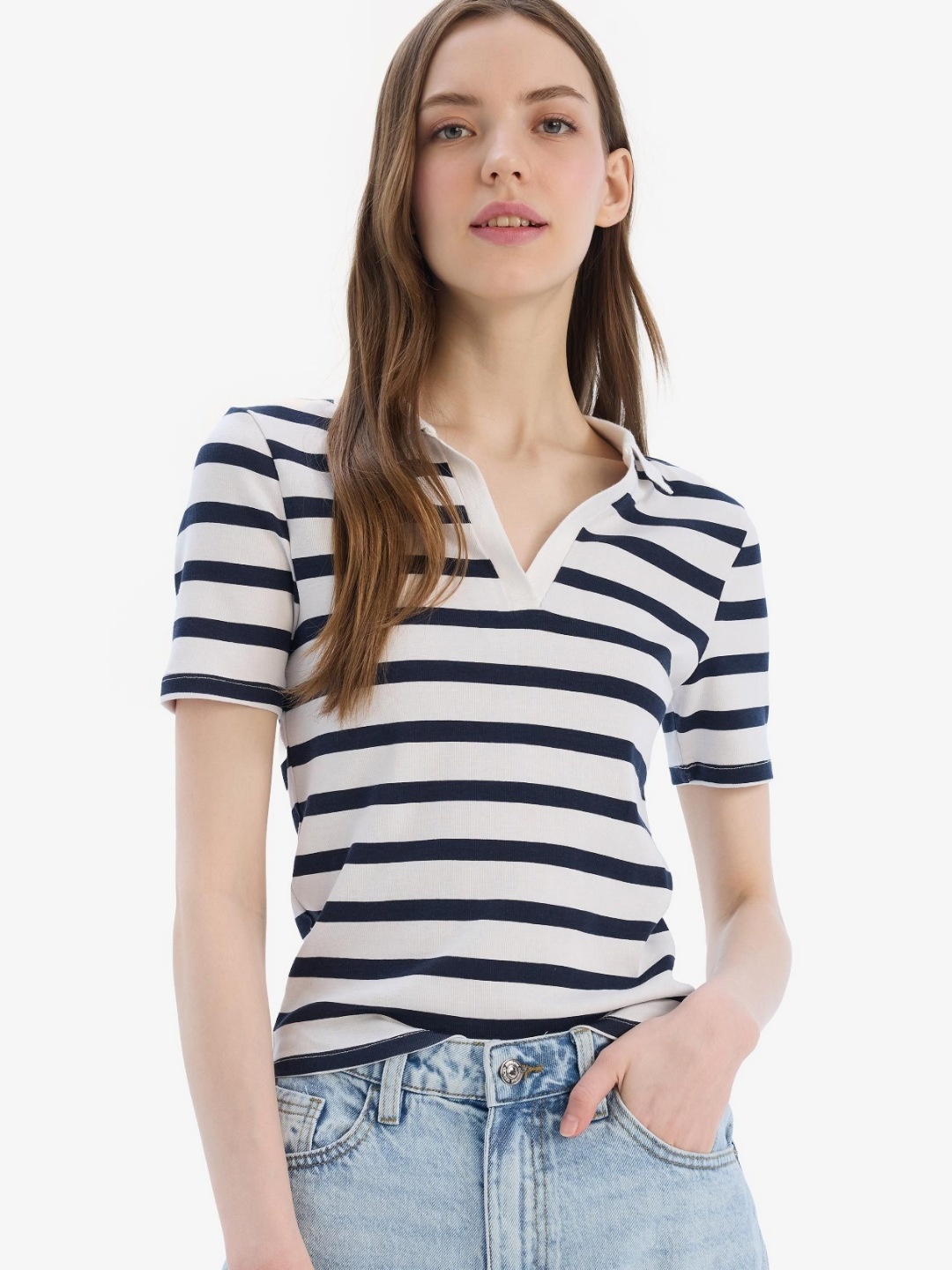 

DeFacto Women Striped V-Neck T-shirt, Na