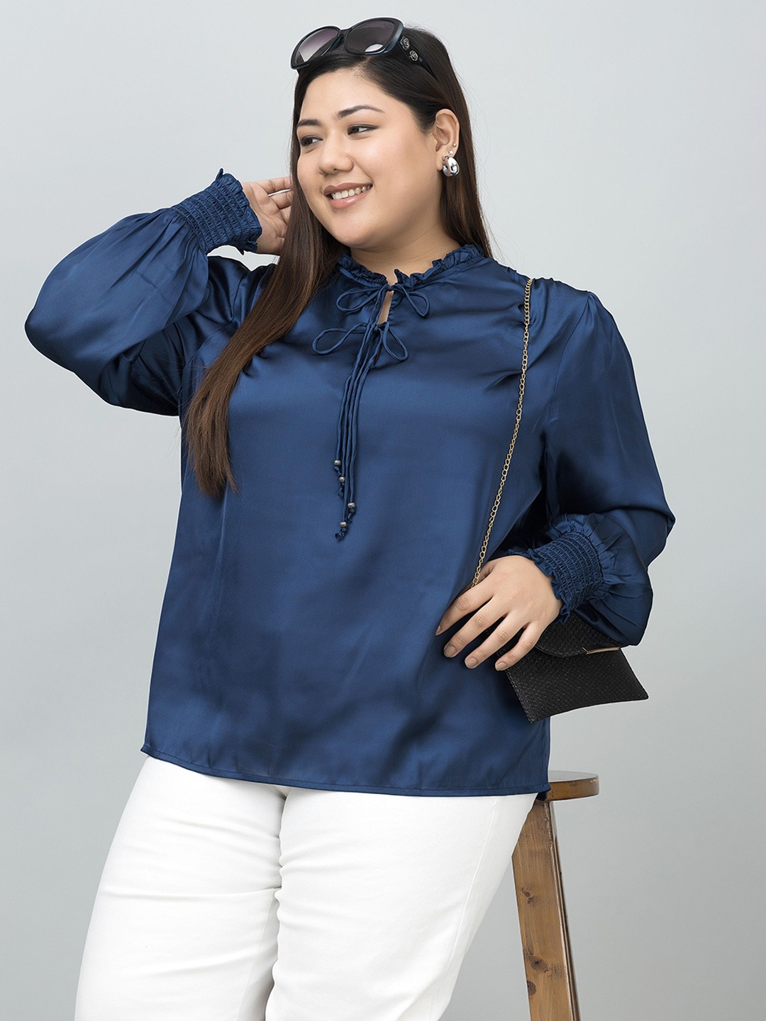 

PURYS PLUS Tie-Up Neck Puff Sleeve Satin Top, Navy blue