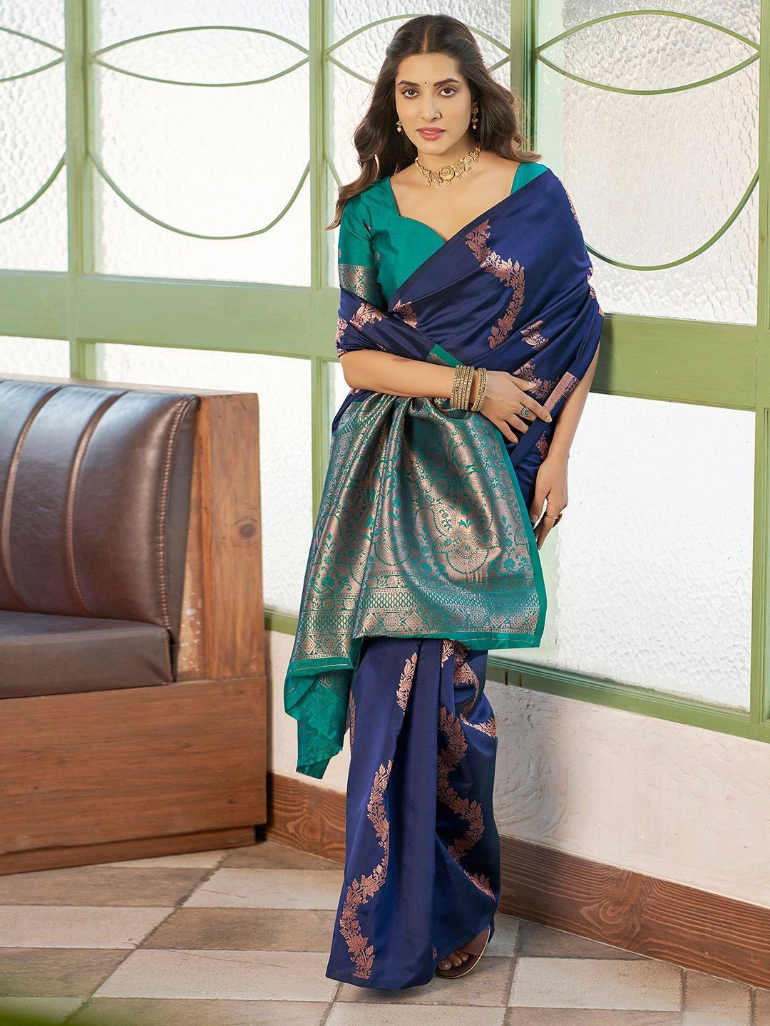 

DIVASTRI Woven Design Zari Silk Blend Banarasi Saree, Navy blue
