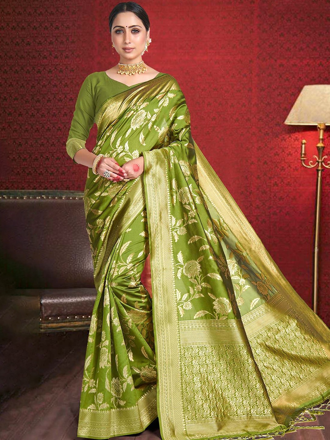 

DEVATITHI Ethnic Motifs Zari Silk Blend Banarasi Saree, Olive