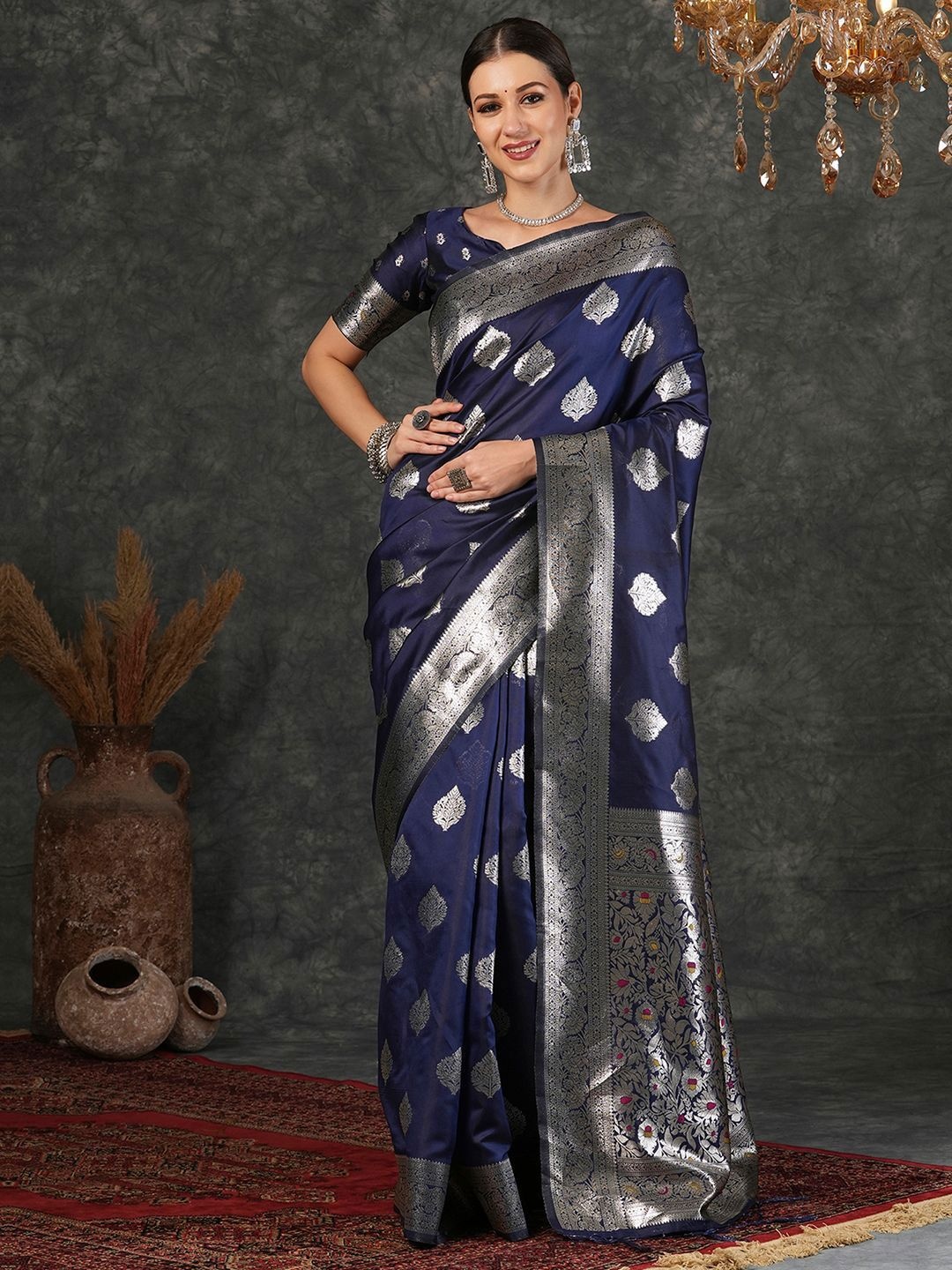 

DIVASTRI Ethnic Motifs Zari Silk Blend Banarasi Saree, Navy blue