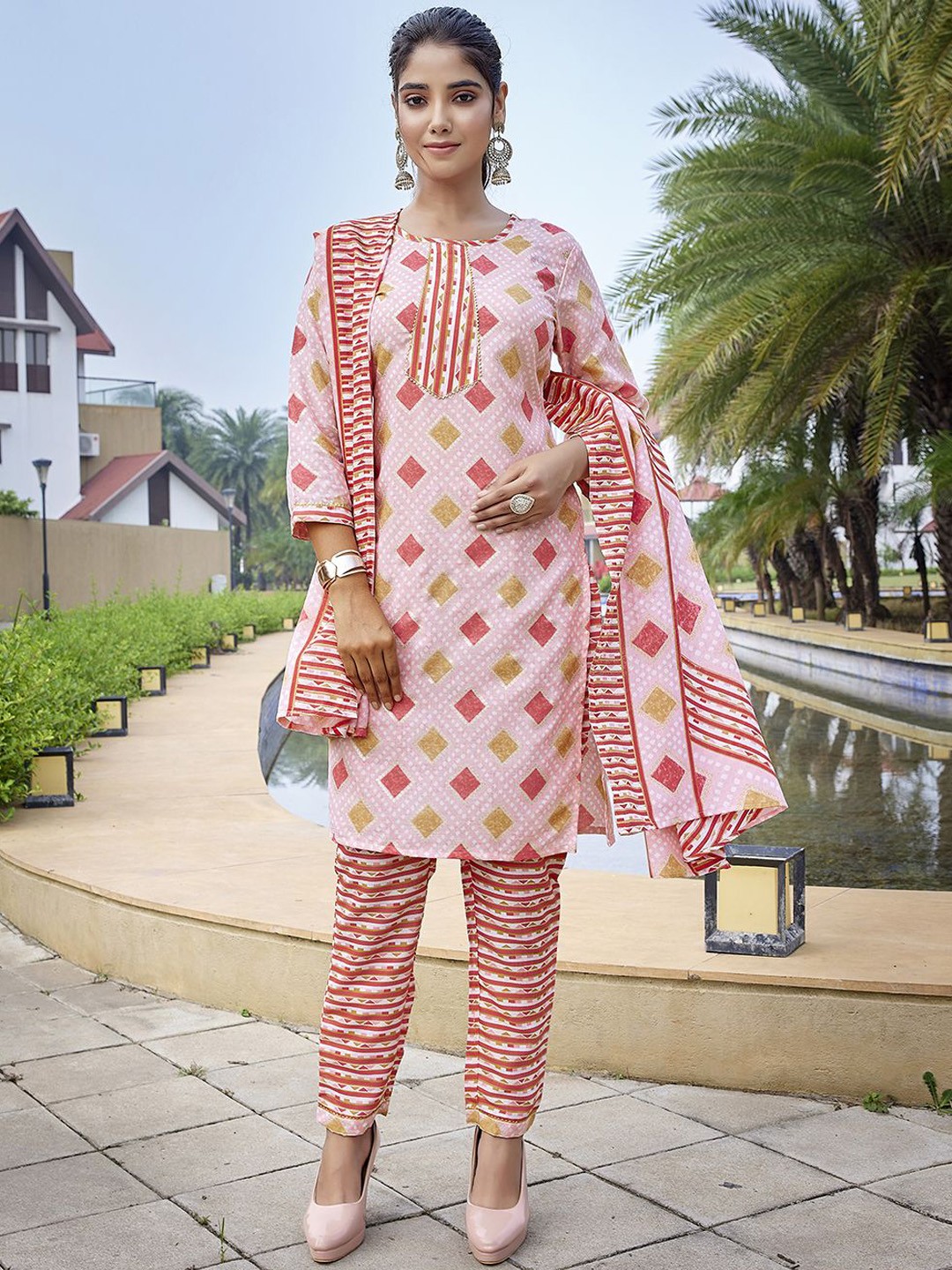 

HERE&NOW Women Printed Regular Kurta with Trousers & With Dupatta, Pink
