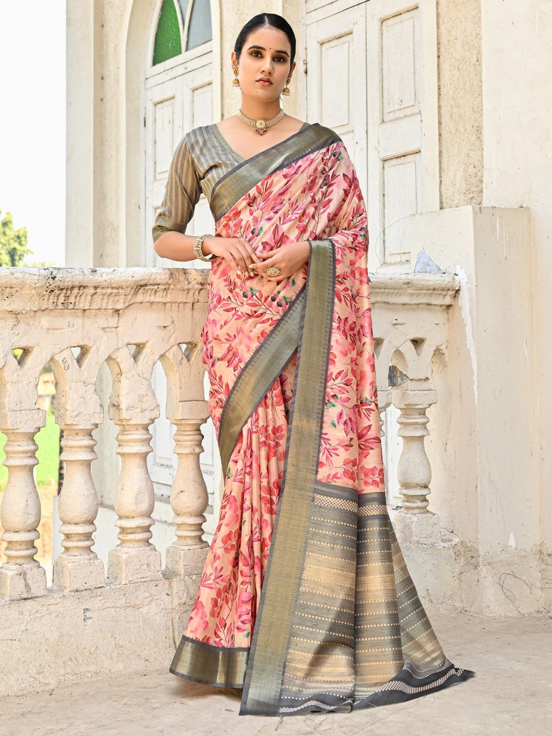 

Divyadham Textiles Woven Design Zari Pure Silk Handloom Banarasi Saree, Pink