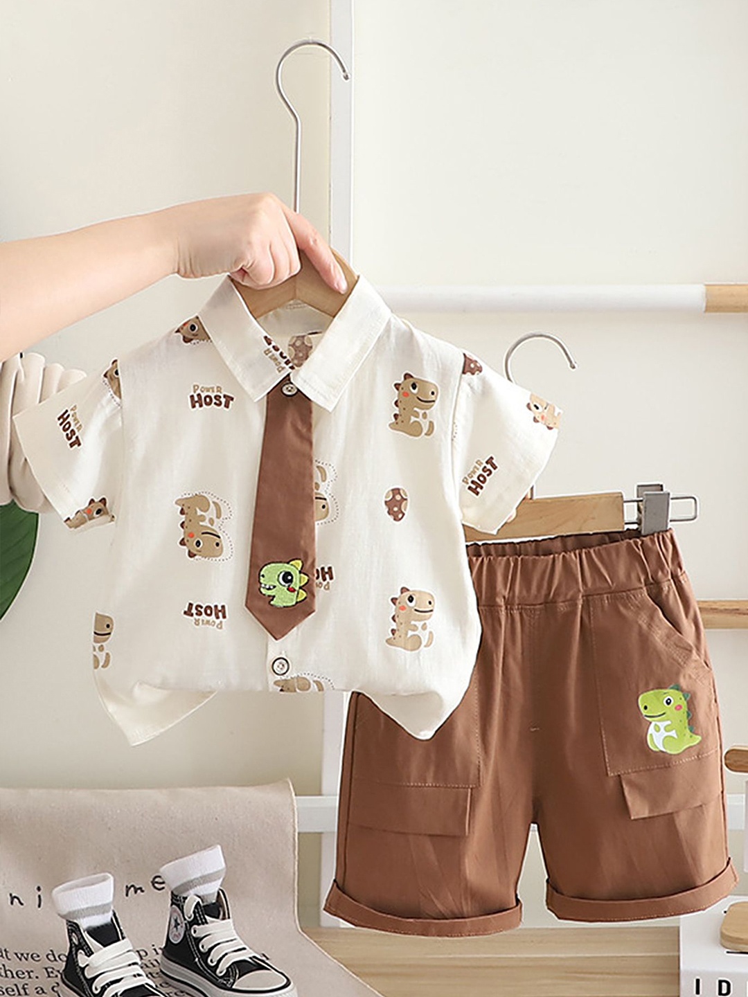 

LULU & SKY Boys Printed T-shirt with Shorts, Brown