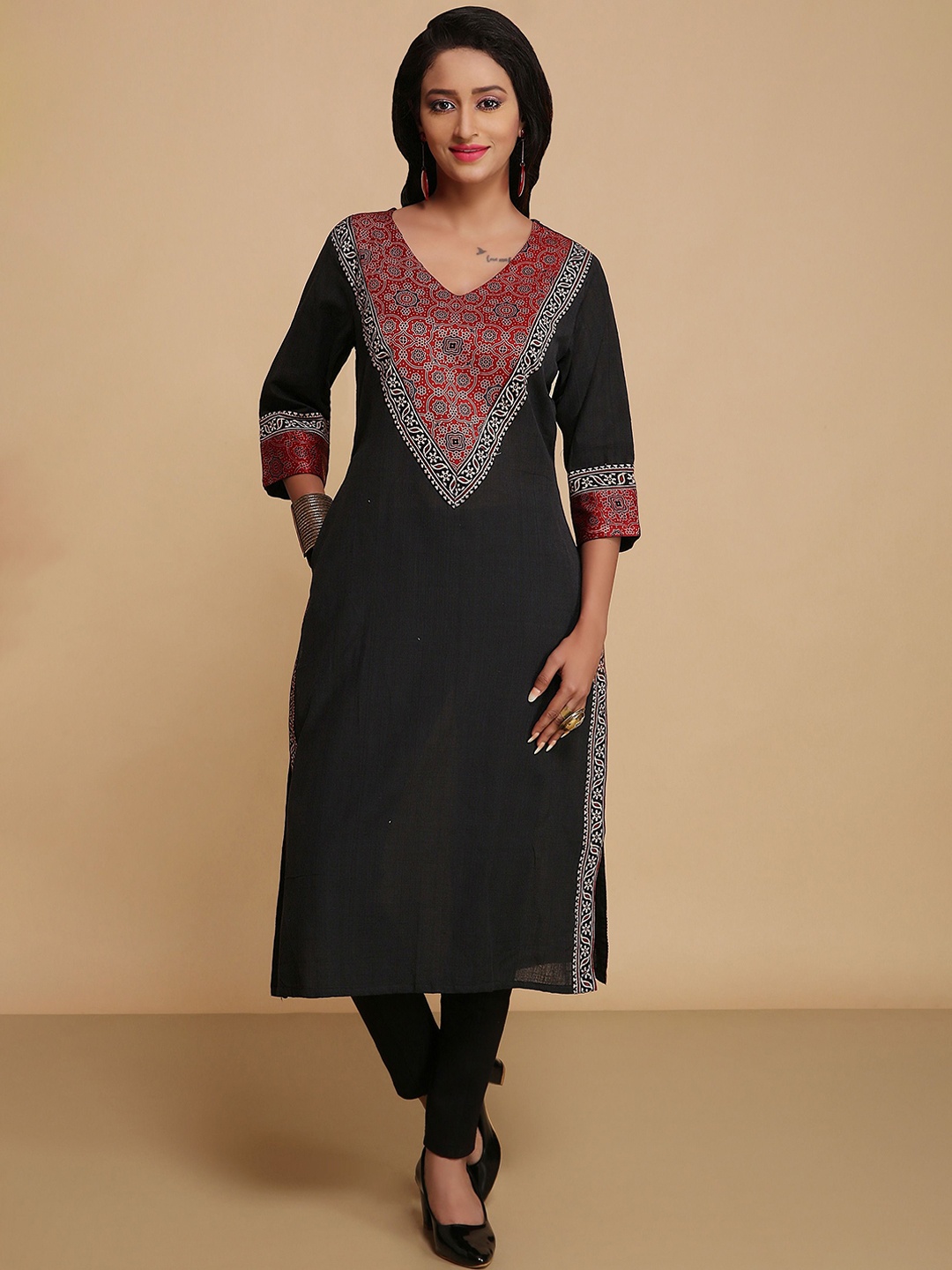 

WoodenTant Women Yoke Design Thread Work Khadi Handloom Kurta, Black