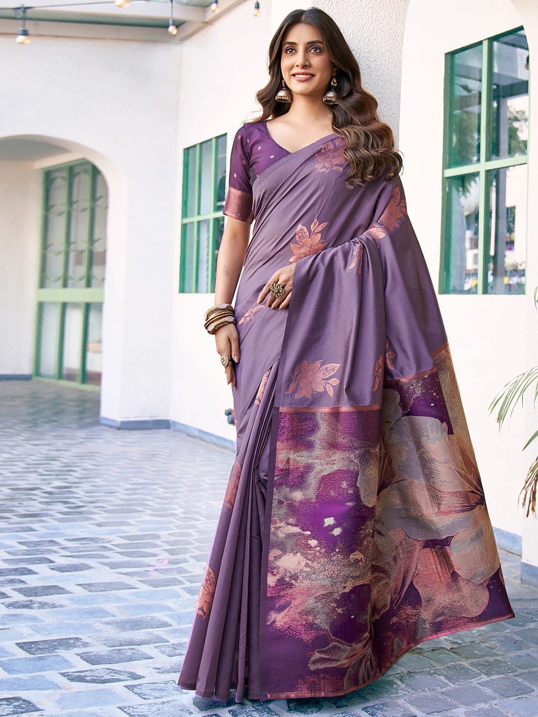 

DIVASTRI Floral Zari Silk Blend Banarasi Saree, Mauve