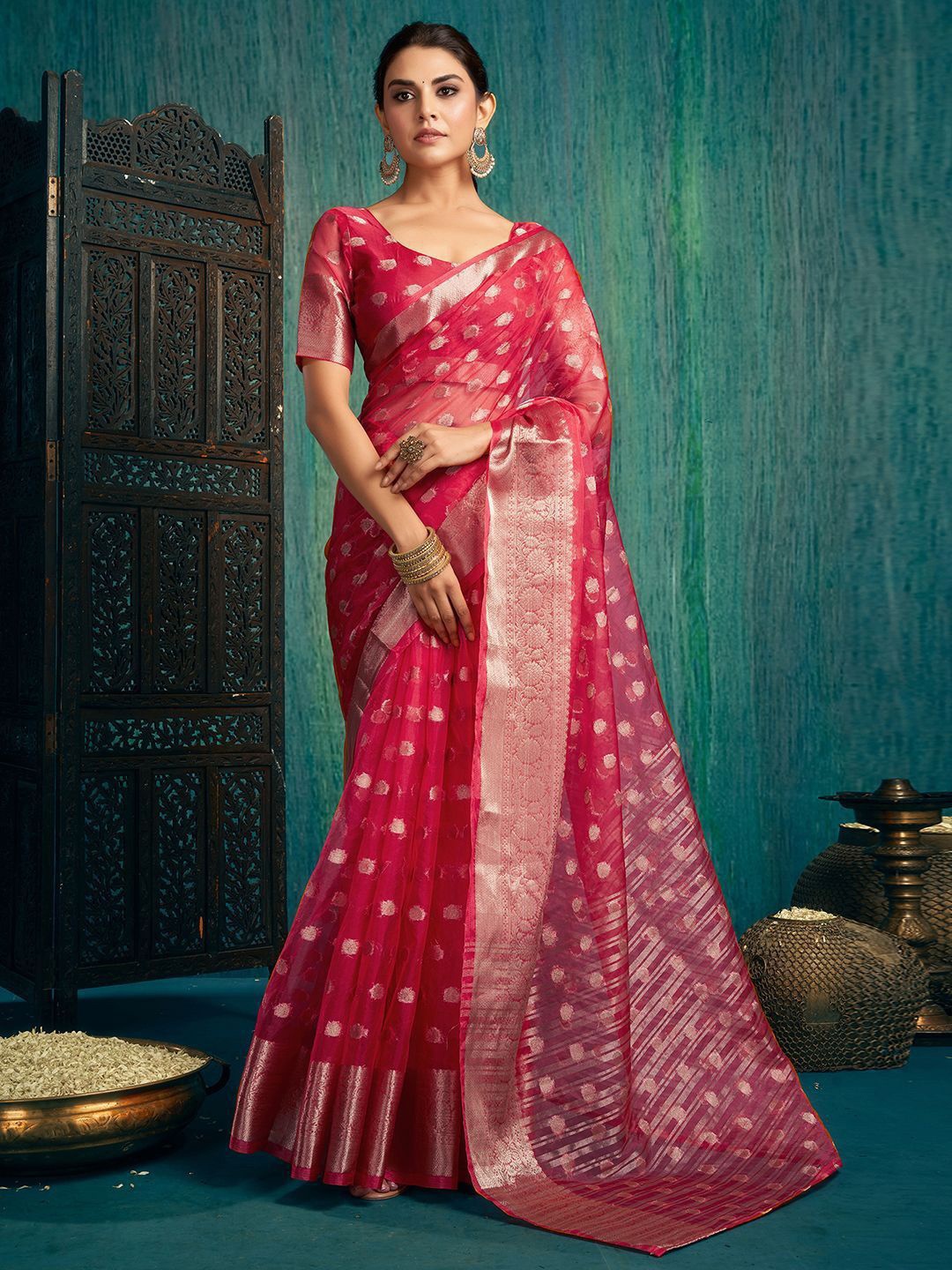 

DIVASTRI Ethnic Motifs Zari Organza Banarasi Saree, Red