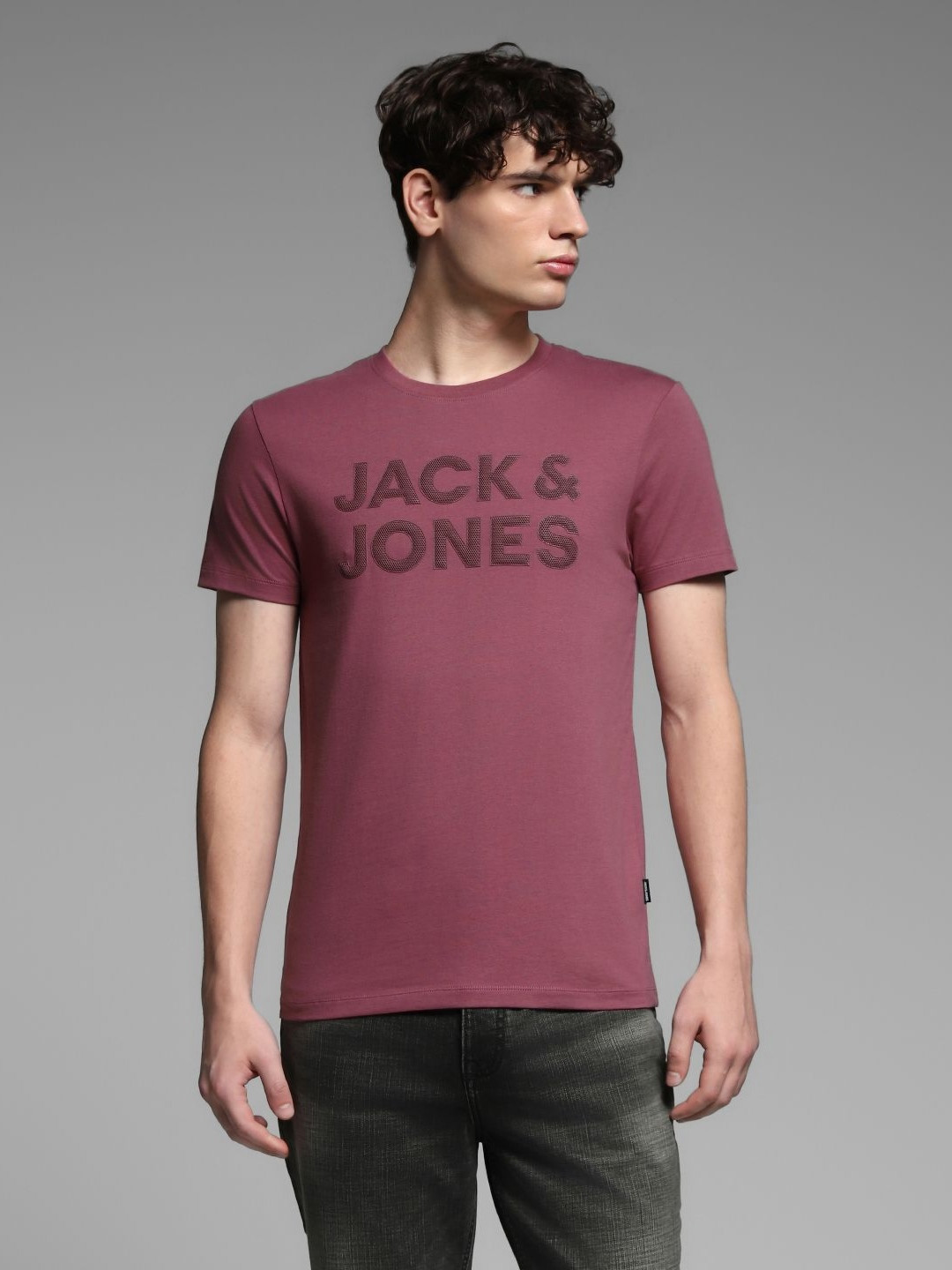 

Jack & Jones Men Typography Printed Pockets Slim Fit T-shirt, Purple