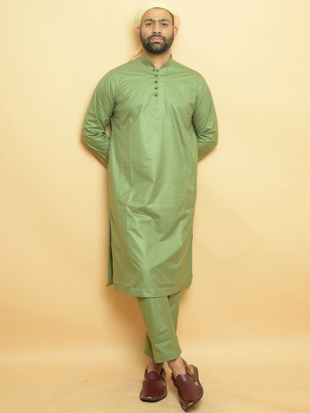 

Baraqah Men Regular Kurta with Trousers, Green
