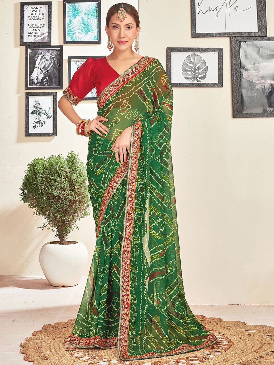 

DIVASTRI Bandhani Sequinned Pure Georgette Bandhani Saree, Green