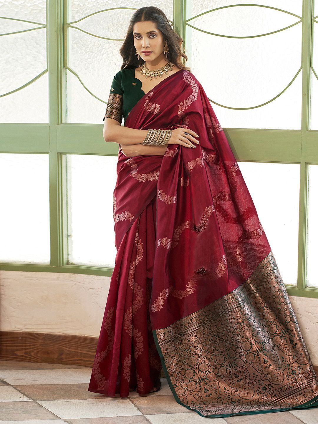 

DIVASTRI Ethnic Motifs Zari Silk Blend Banarasi Saree, Maroon