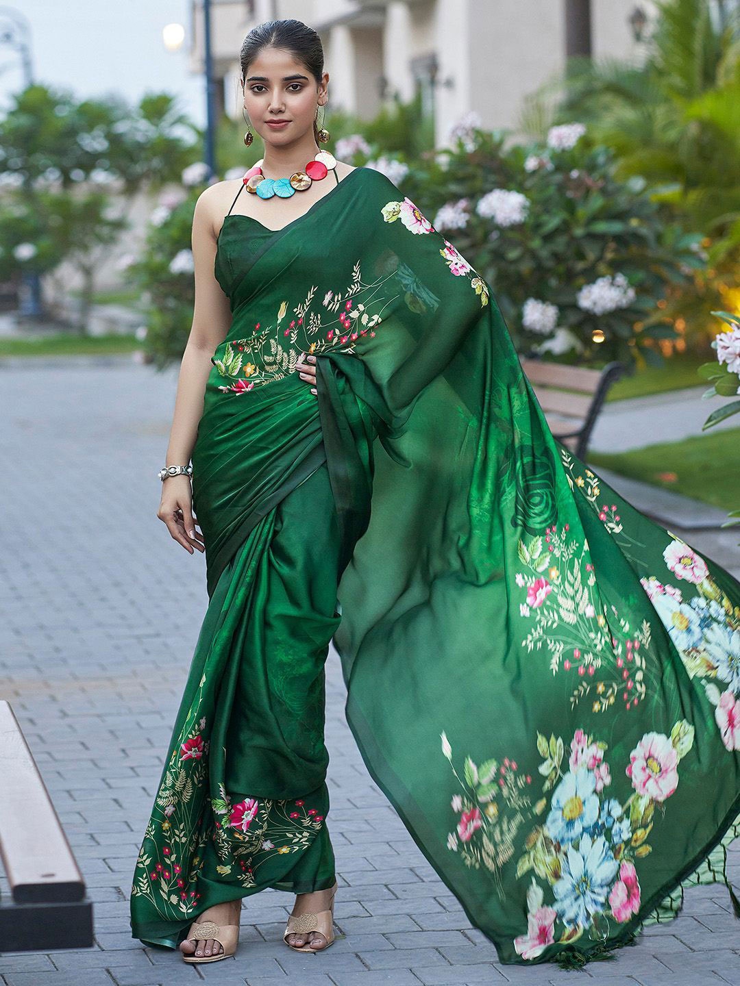 

DIVASTRI Floral Satin Saree, Green