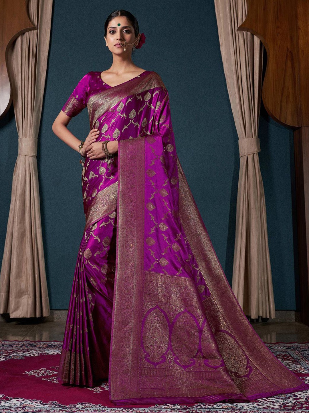 

DEVATITHI Ethnic Motifs Zari Silk Blend Banarasi Saree, Burgundy