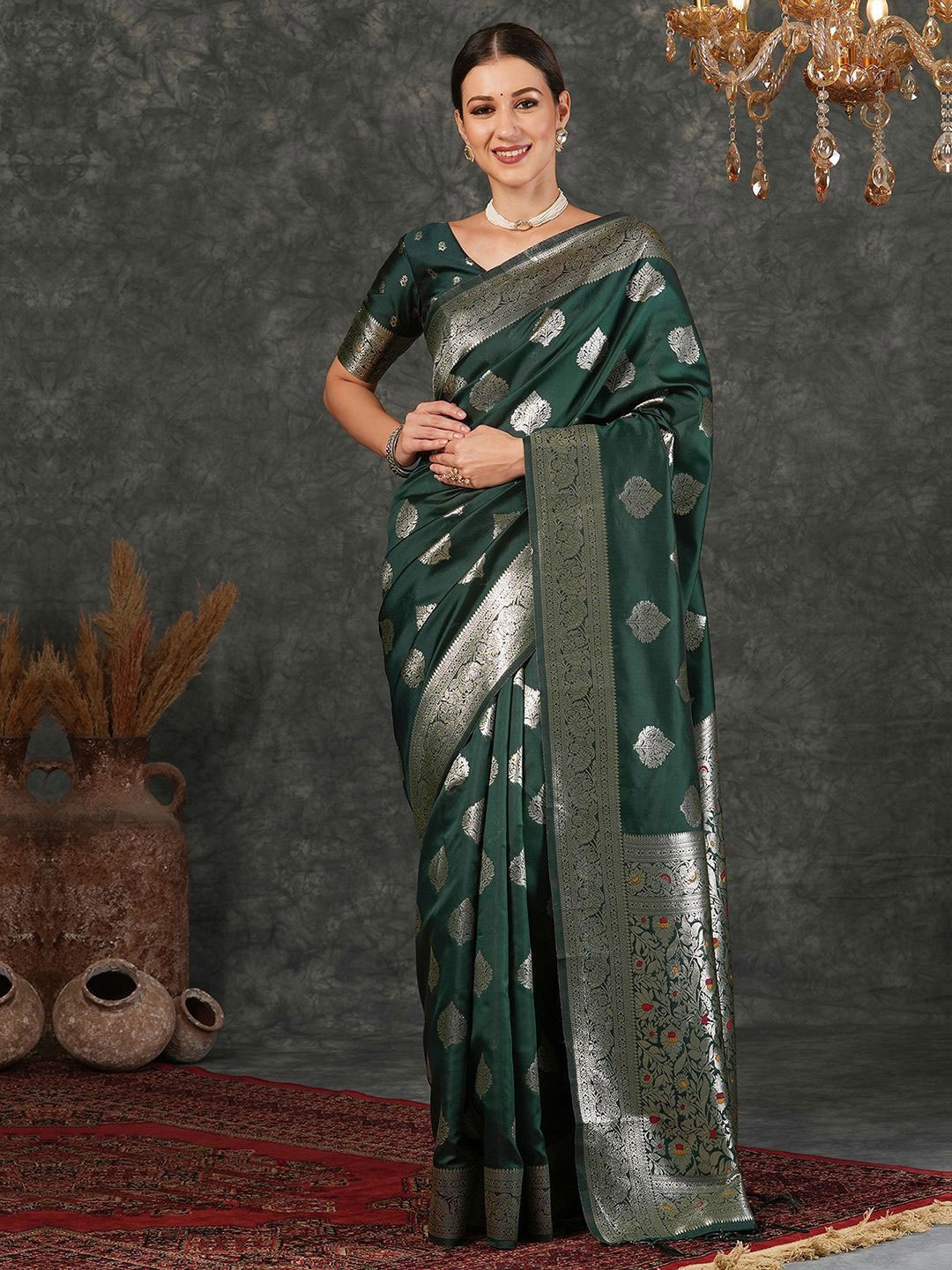 

DIVASTRI Woven Design Zari Silk Blend Saree, Green