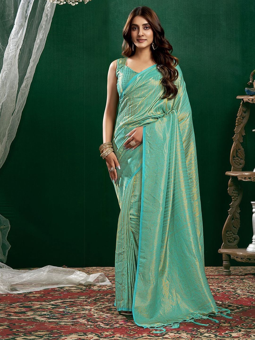 

DIVASTRI Striped Zari Silk Blend Kanjeevaram Saree, Turquoise blue
