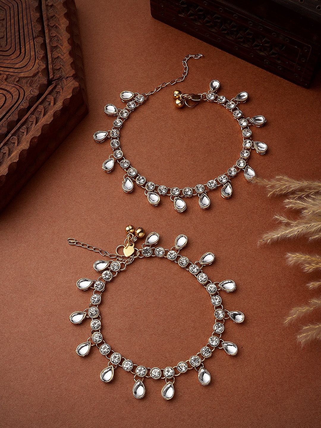 

ANIKAS CREATION Gold-Plated Kundan Anklet