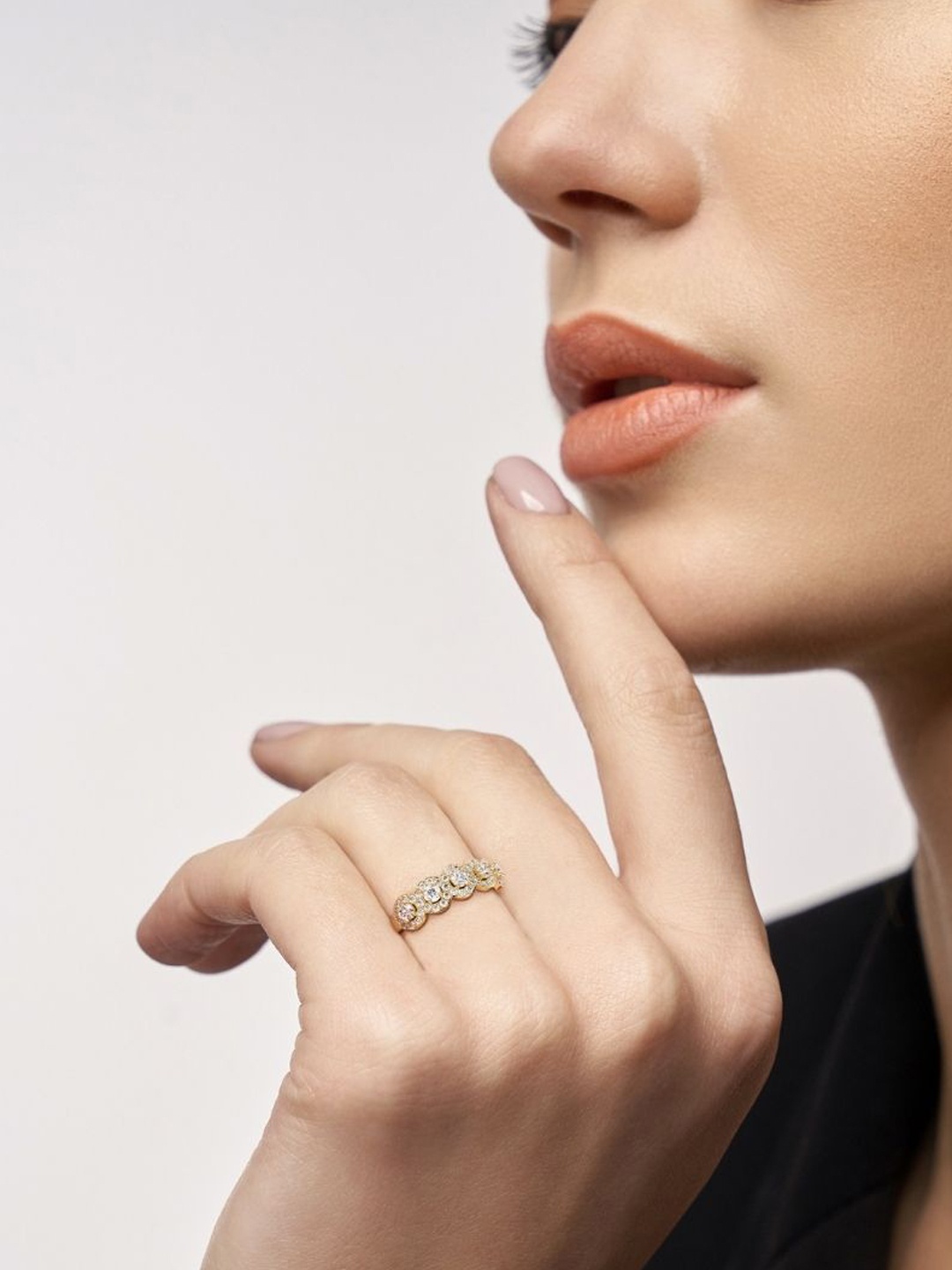 

Emori Exquisite Cushion Sparkle Ring, Gold