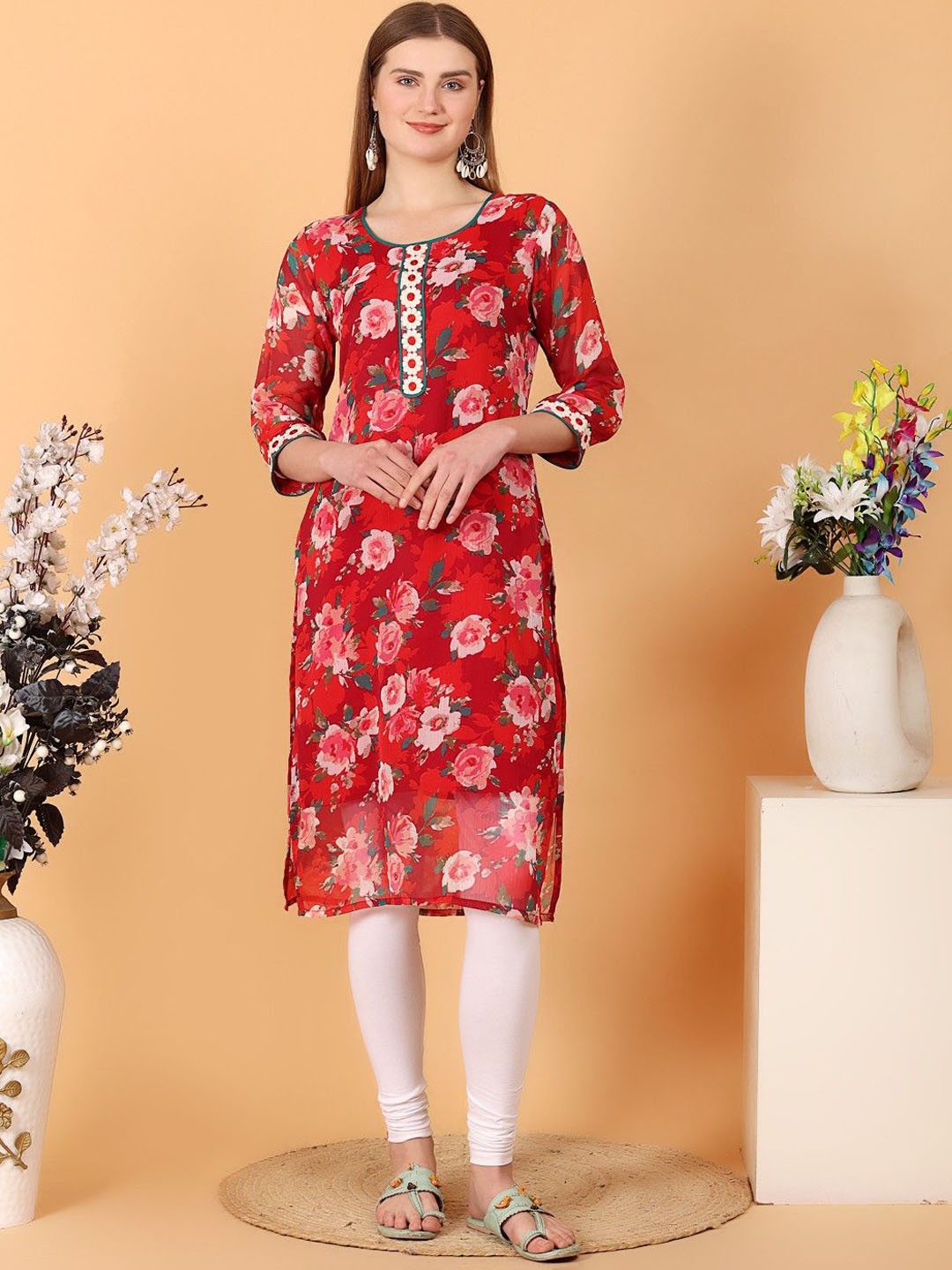 

Tulip Eden Women Floral Embroidered Chikankari Kurta, Red