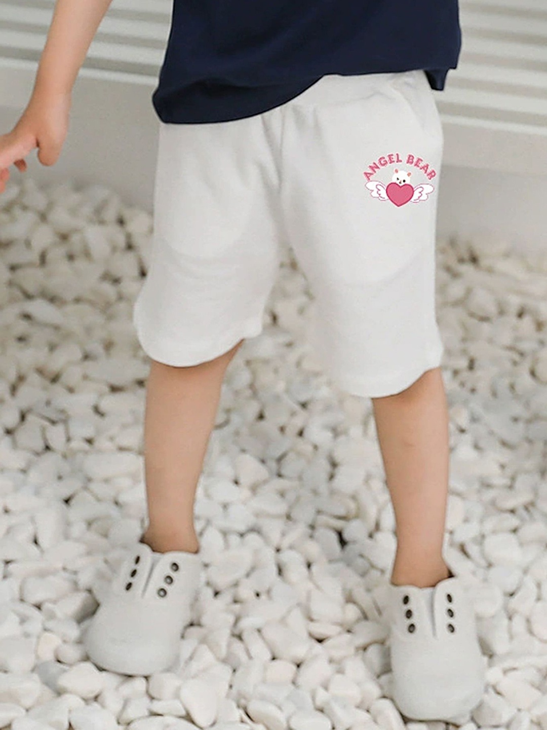 

LULU & SKY Girls Printed Low-Rise Hot Pants Shorts, White