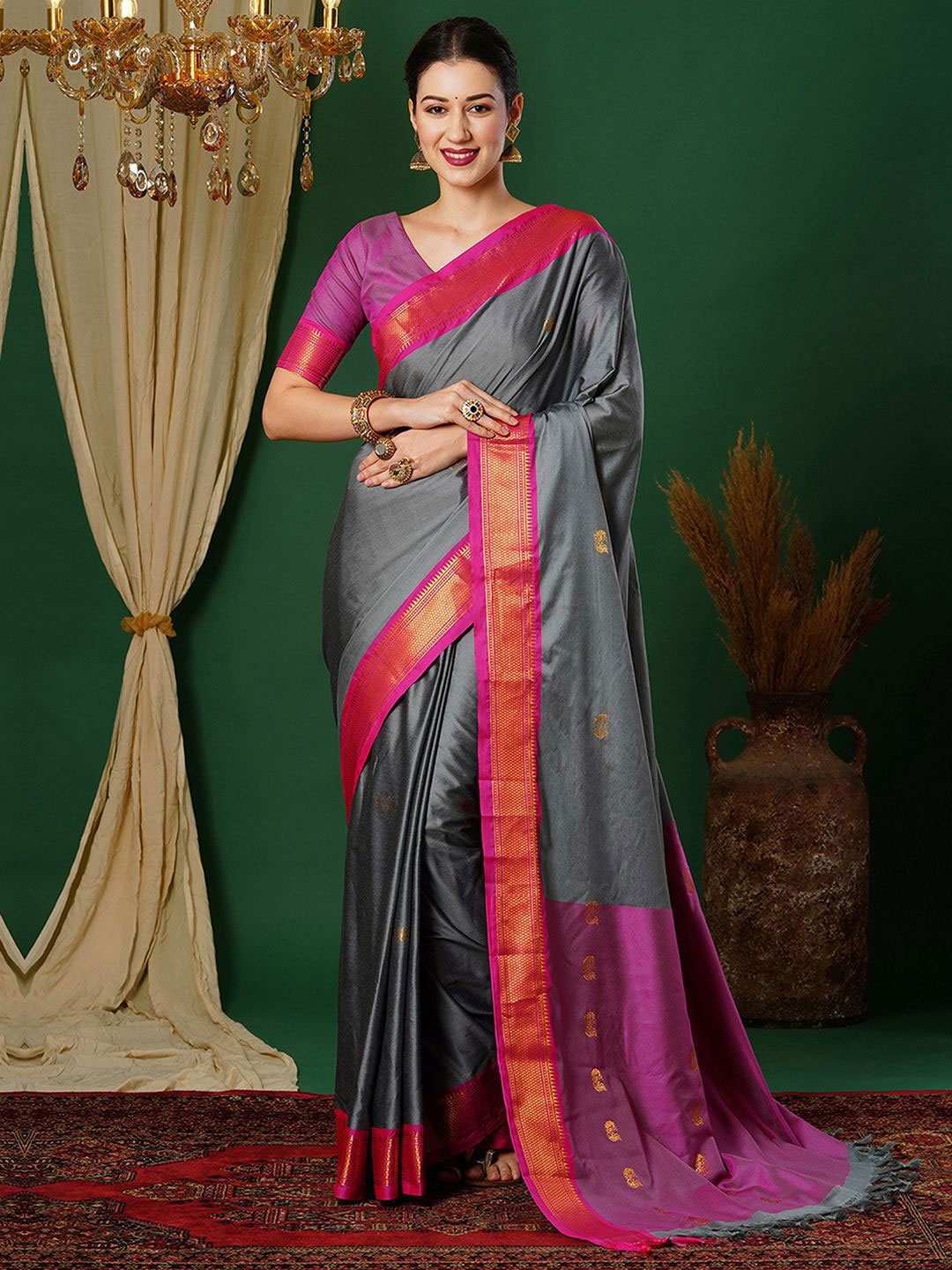 

DIVASTRI Ethnic Motifs Zari Silk Blend Banarasi Saree, Grey