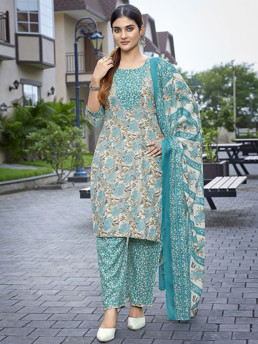

HERE&NOW Women Floral Printed Regular Kurta with Trousers & With Dupatta, Sea green