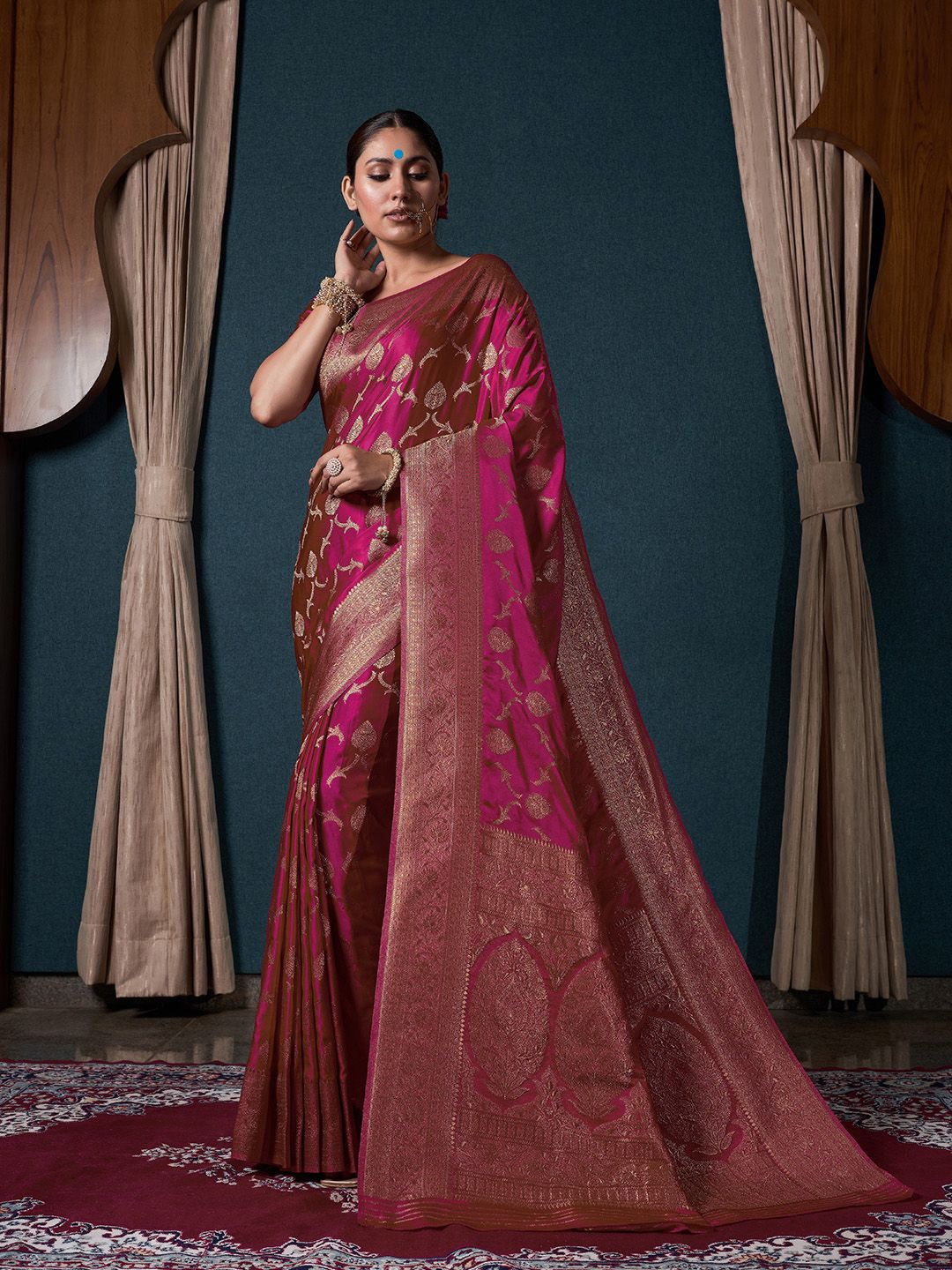 

DEVATITHI Ethnic Motifs Zari Silk Blend Banarasi Saree, Pink