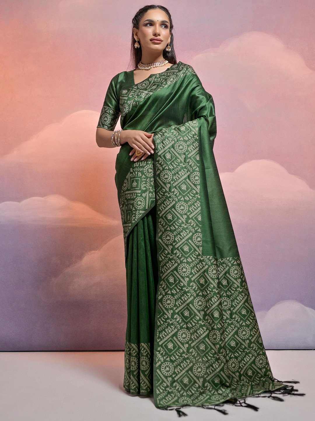 

Divyadham Textiles Woven Design Zari Pure Silk Handloom Banarasi Saree, Green