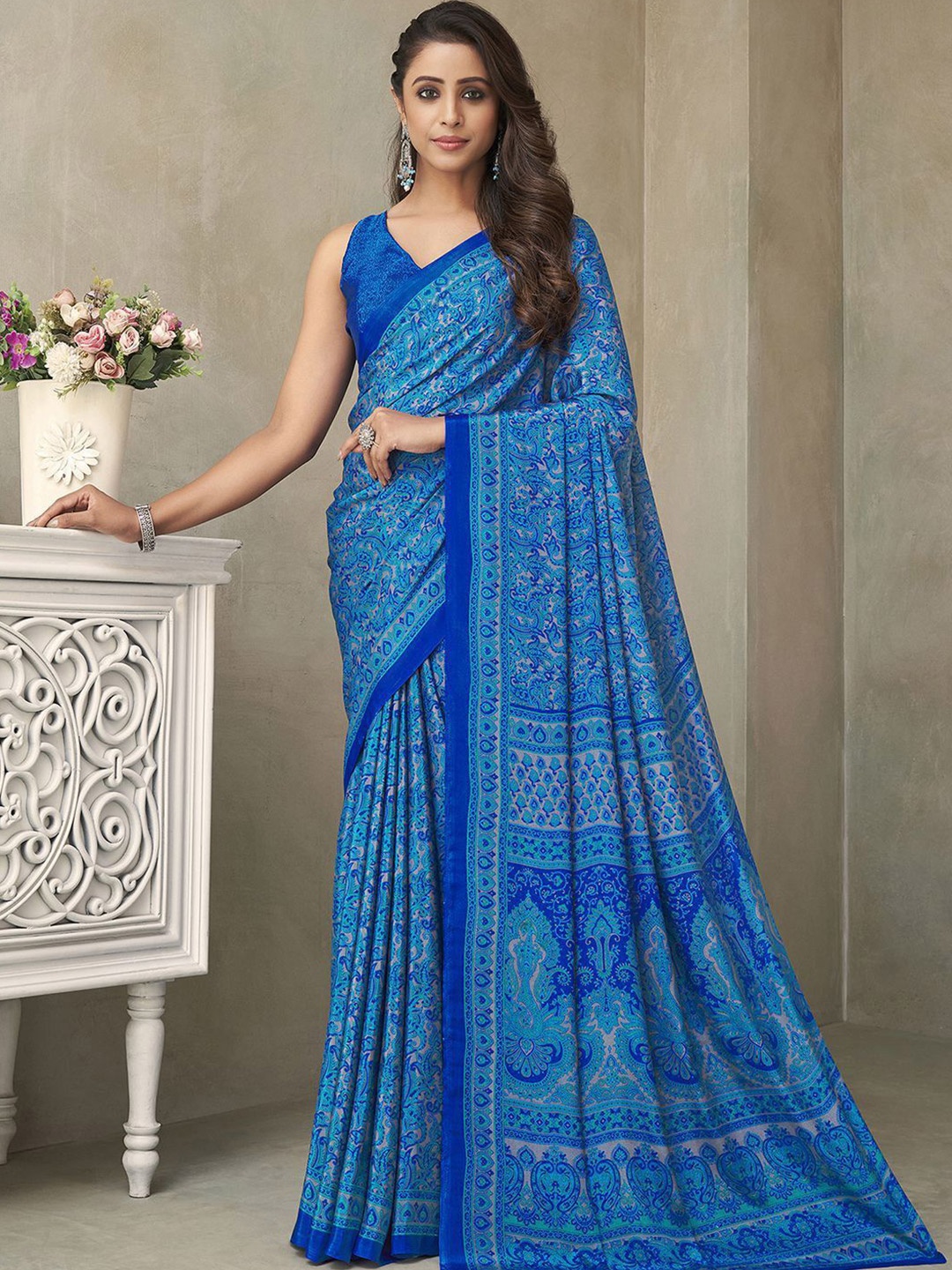 

DIVASTRI Ethnic Motifs Silk Blend Saree, Blue