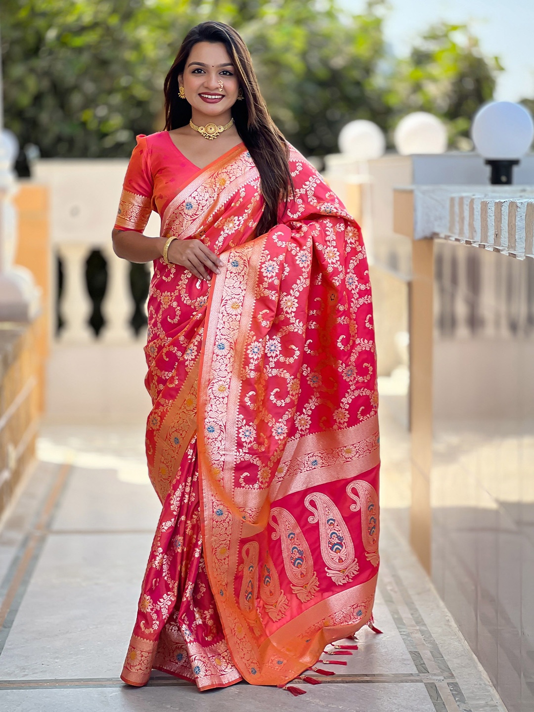

Ekta Textiles Woven Design Zari Pure Silk Banarasi Saree, Pink
