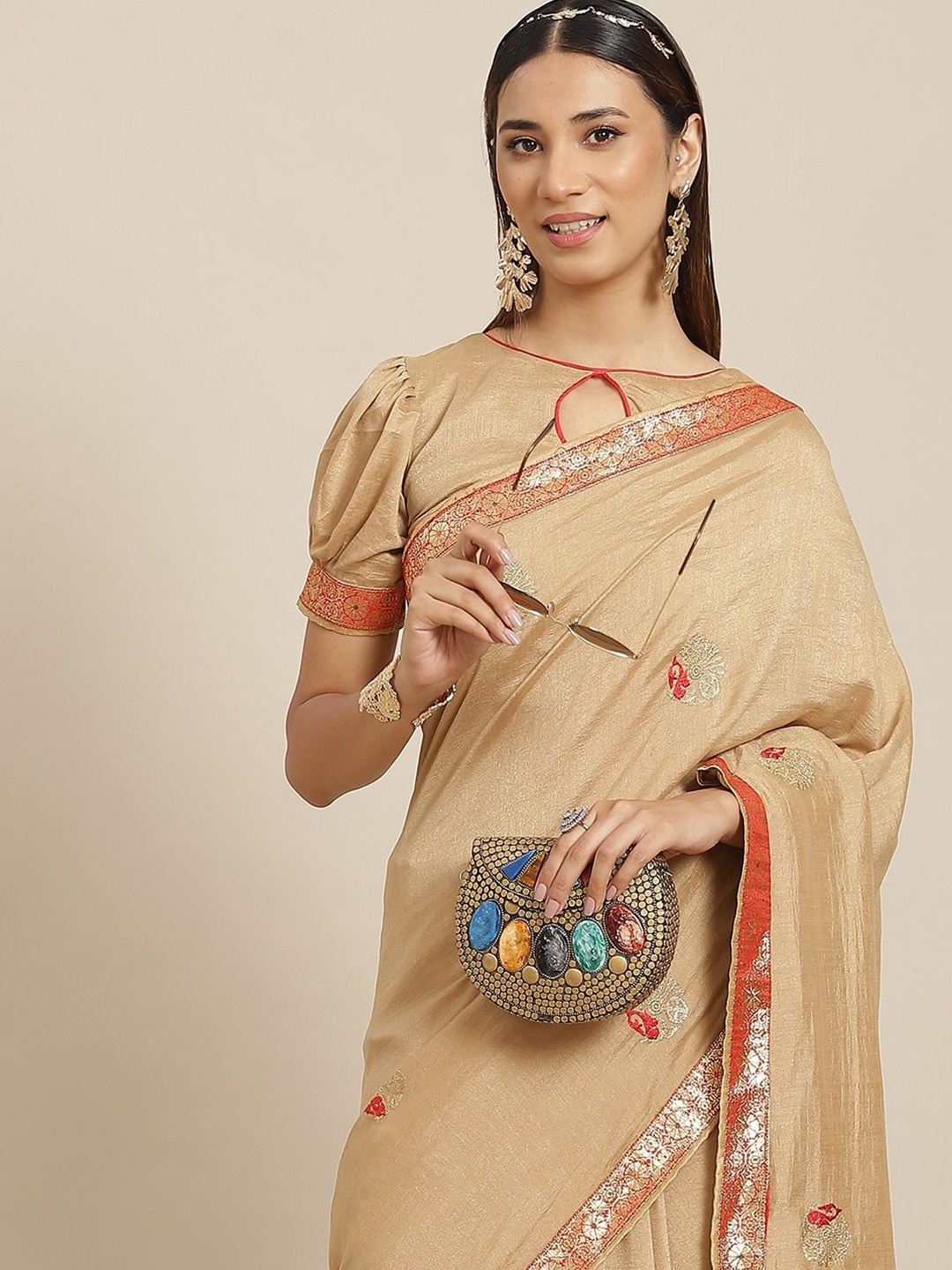 

RAJGRANTH Ethnic Motifs Embroidered Pure Georgette Saree, Beige