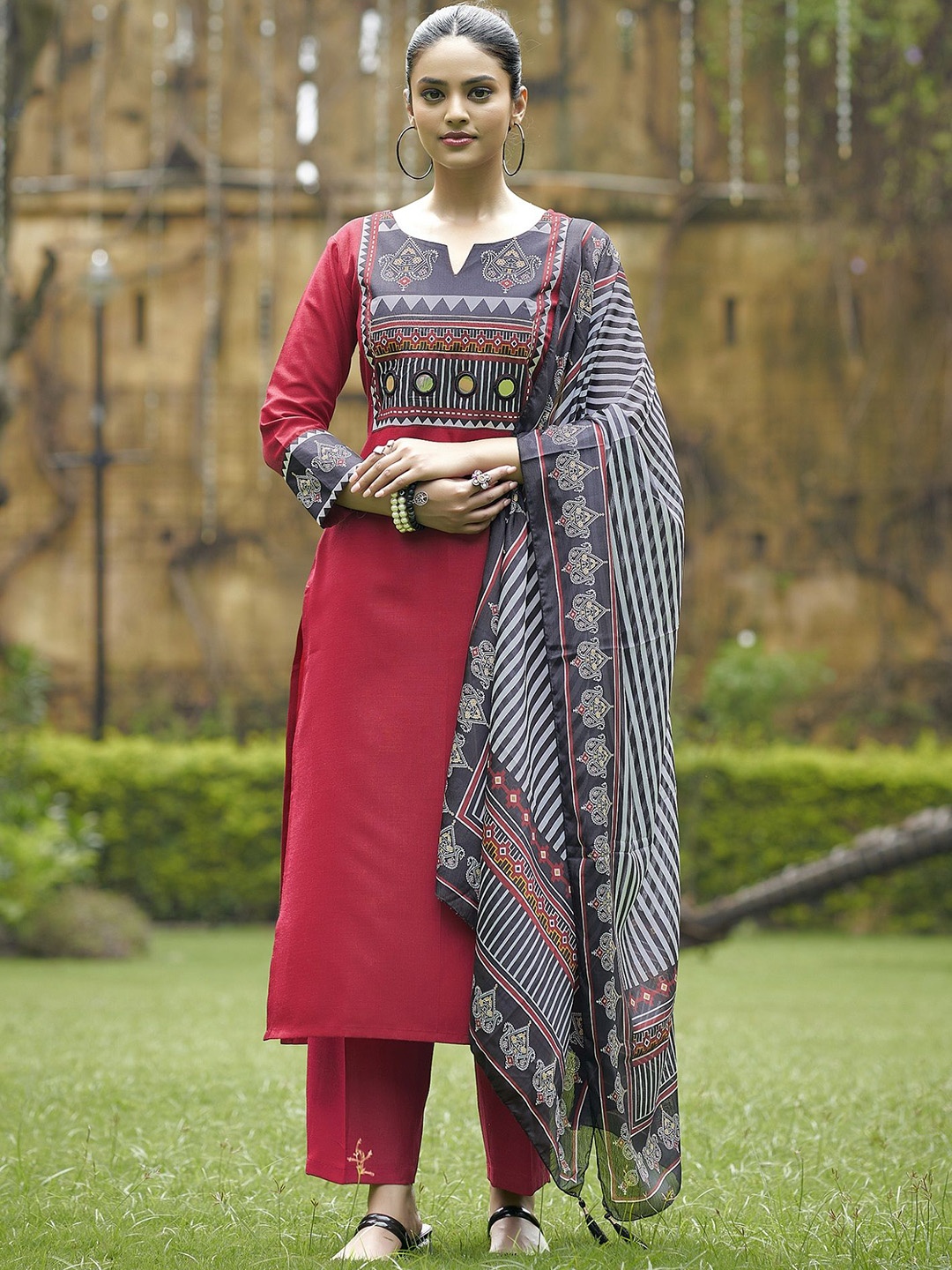 

Colors of Earth Women Printed Regular Kurta with Trousers & With Dupatta, Maroon