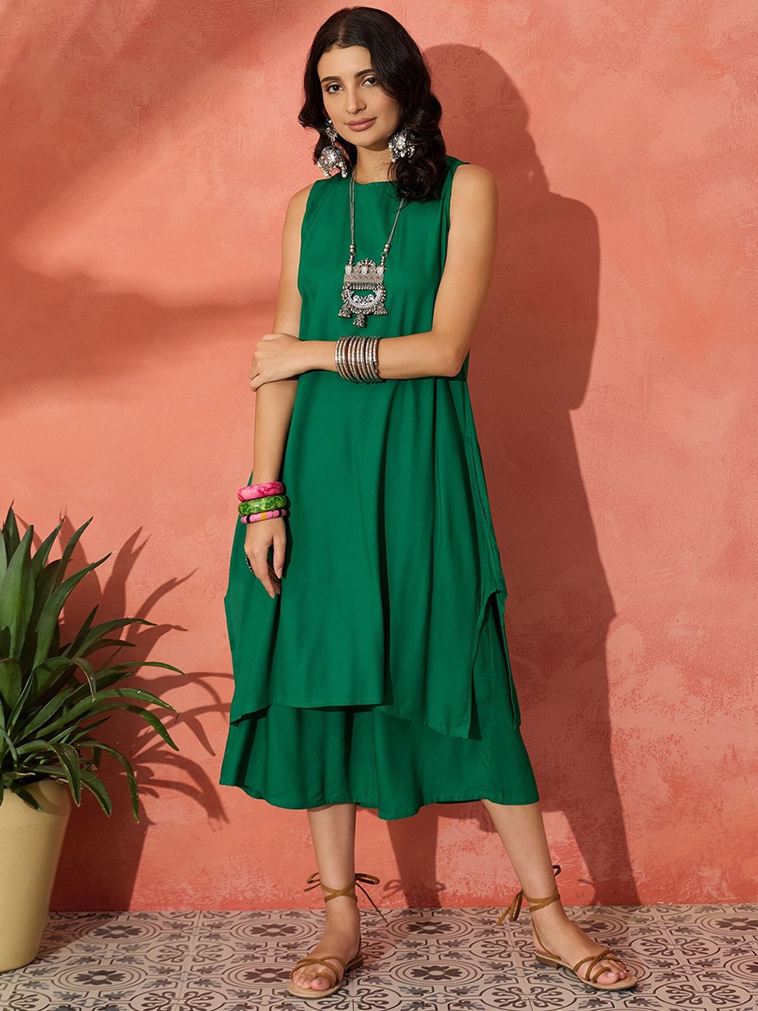 

InWeave Women Regular Kurta with Palazzos, Green