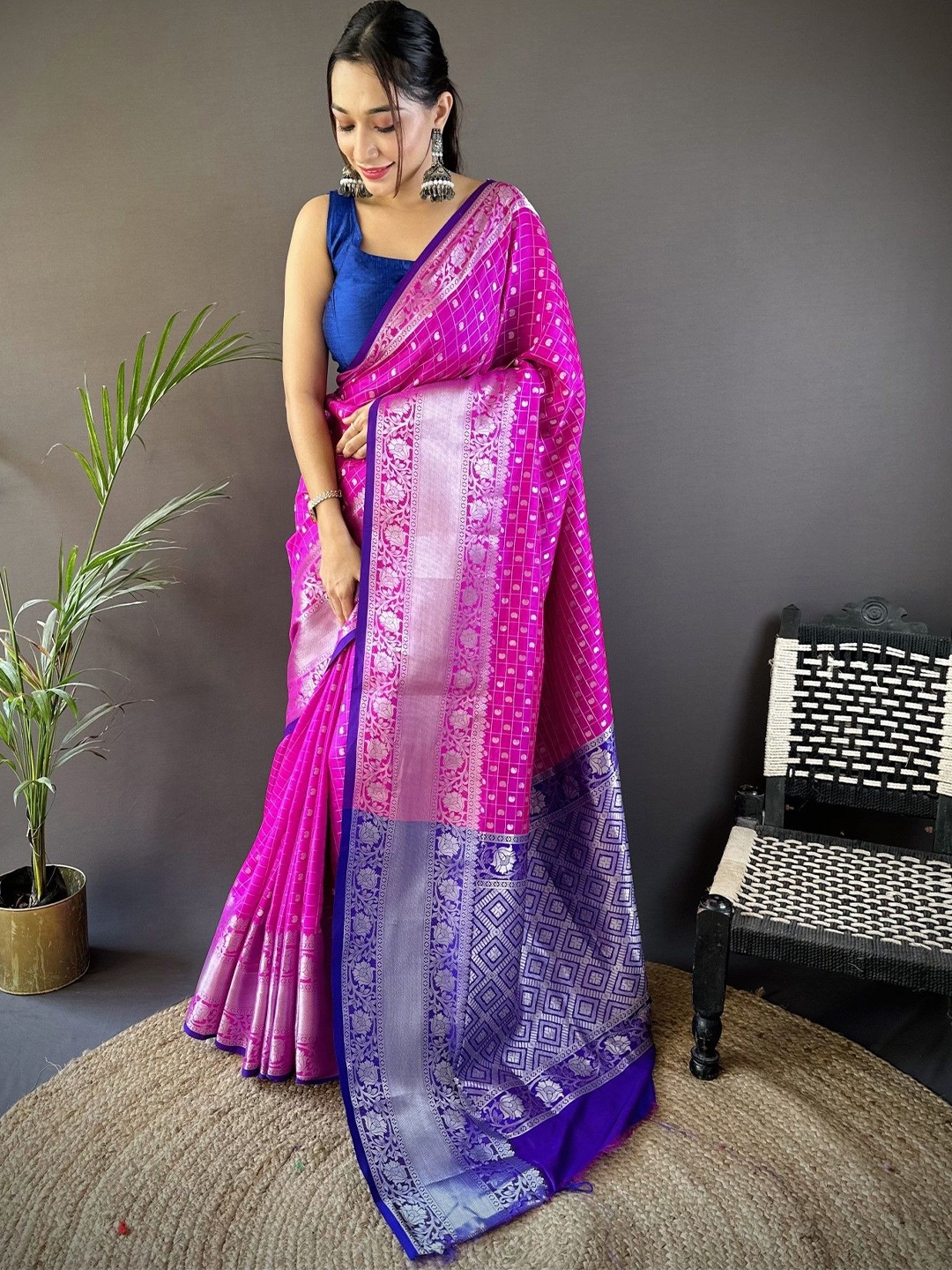 

Panzora Woven Design Zari Silk Blend Saree, Pink