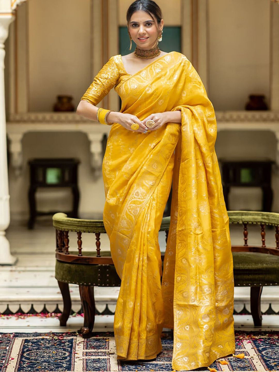 

DIVASTRI Ethnic Motifs Zari Art Silk Banarasi Saree, Yellow