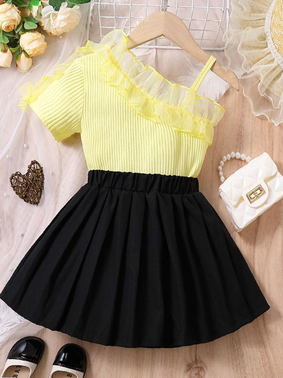 

LULU & SKY Girls Top with Skirt, Yellow
