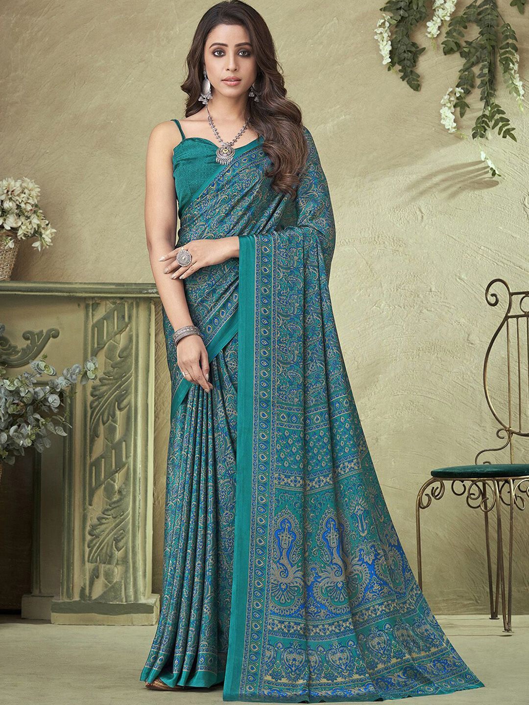 

DIVASTRI Ethnic Motifs Silk Blend Saree, Green