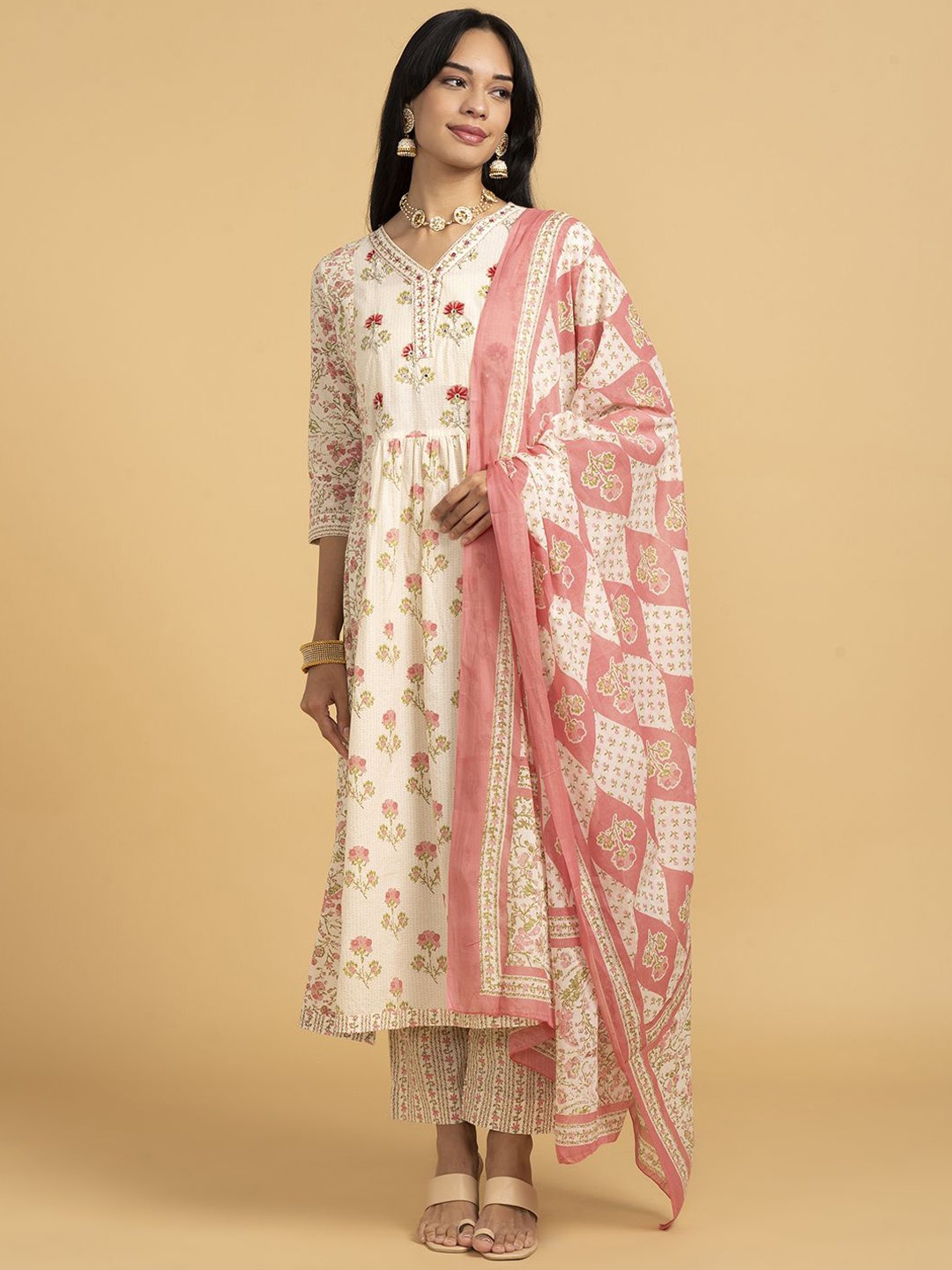 

Saaki Women Floral Embroidered Regular Kurta with Palazzos & With Dupatta, Pink