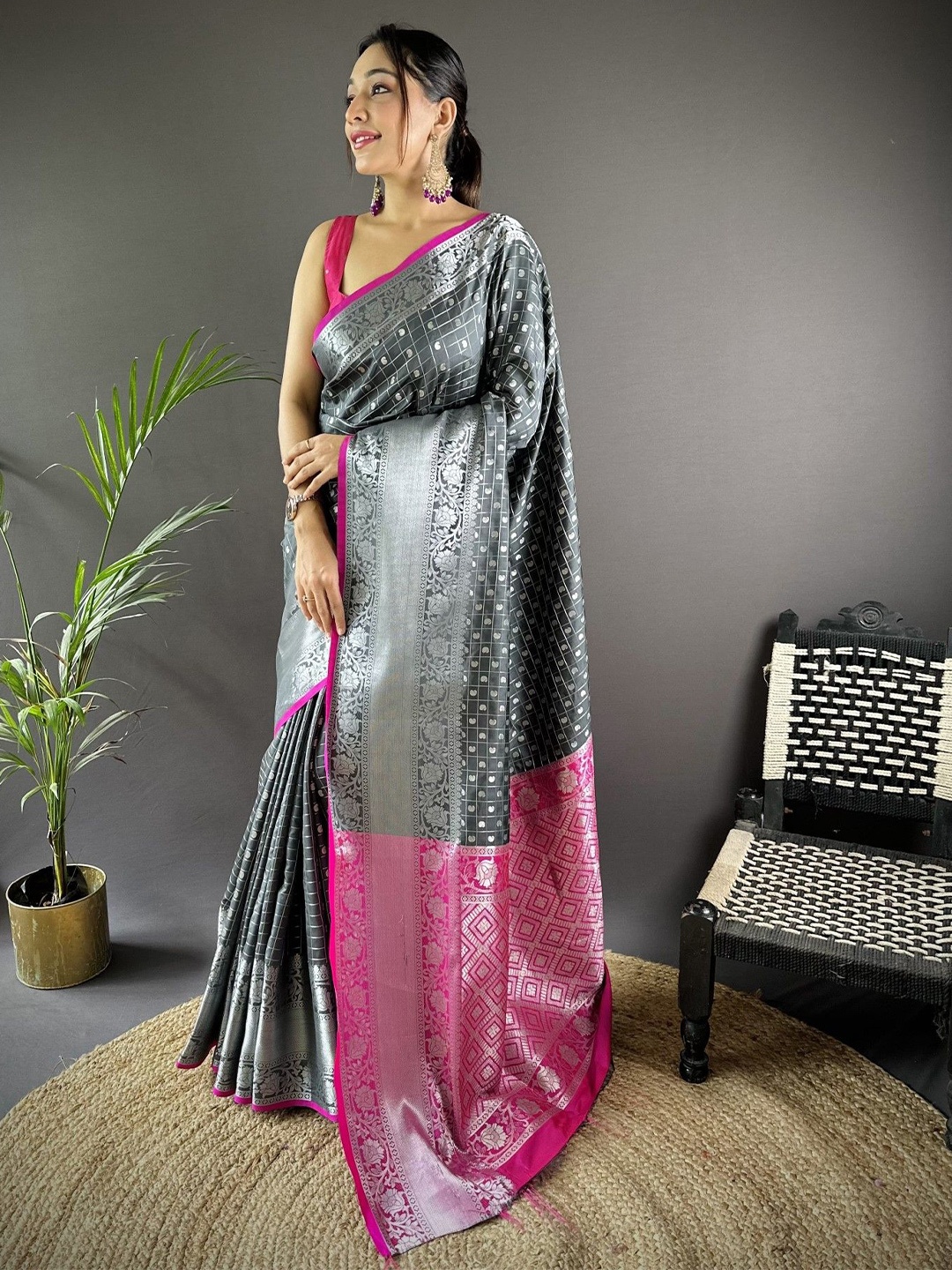 

Panzora Woven Design Zari Silk Blend Saree, Grey