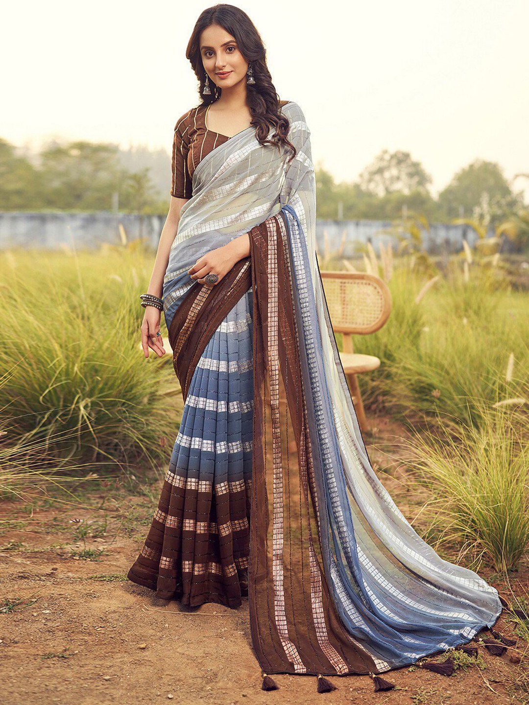 

DIVASTRI Striped Zari Pure Georgette Leheriya Saree, Brown