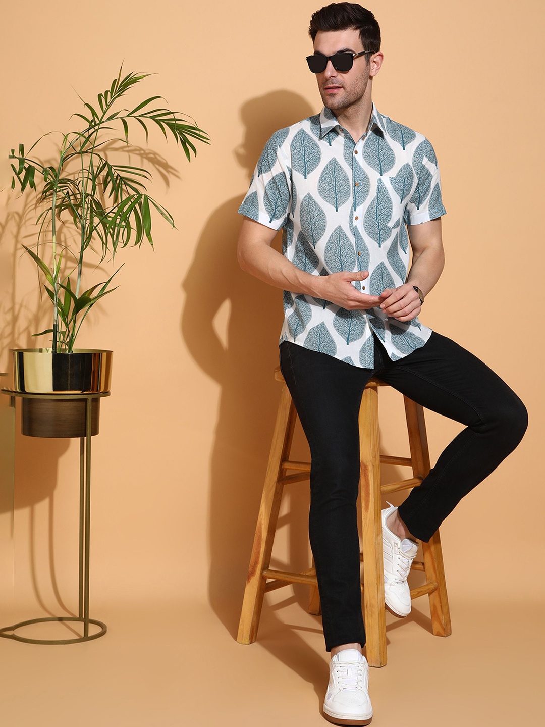 

Anouk Men Slim Fit Floral Opaque Printed Casual Shirt, Cream