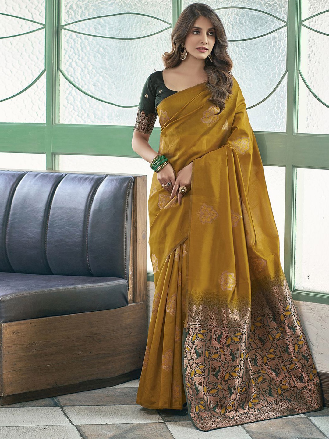 

DIVASTRI Ethnic Motifs Zari Silk Blend Saree, Mustard