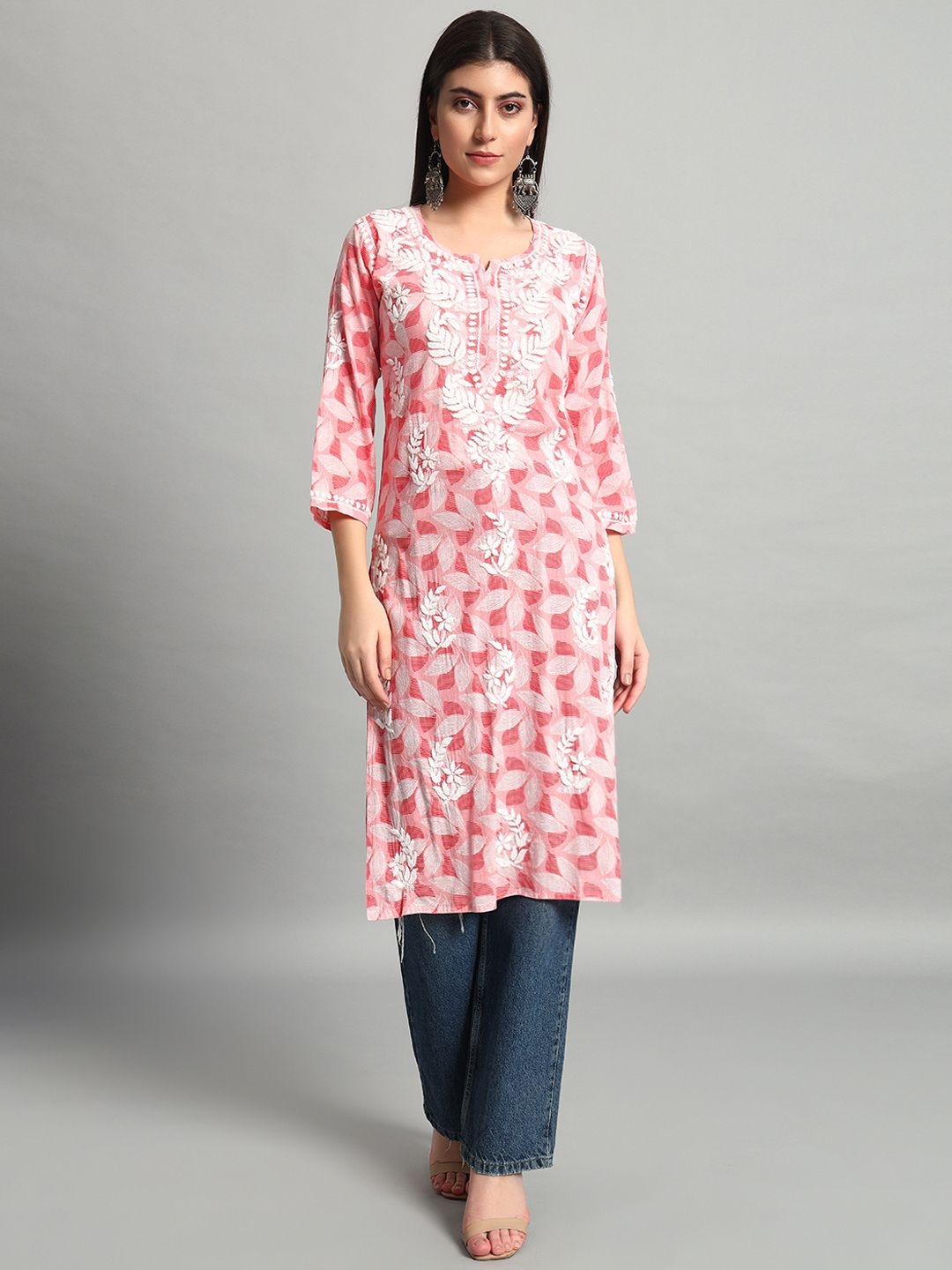 

Fashionable Embroidered Straight Kurta, Pink