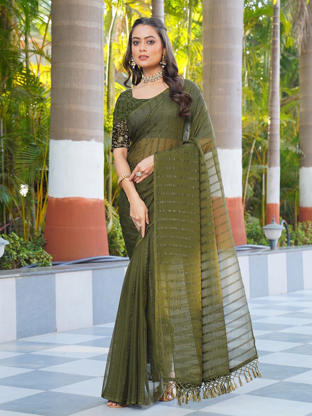 

VIRENDRA TEXTILES Striped Pure Chiffon Saree, Green